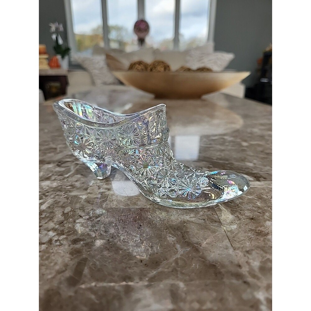 Vintage L E Smith Irredescent Daisy And Button Glass Slipper